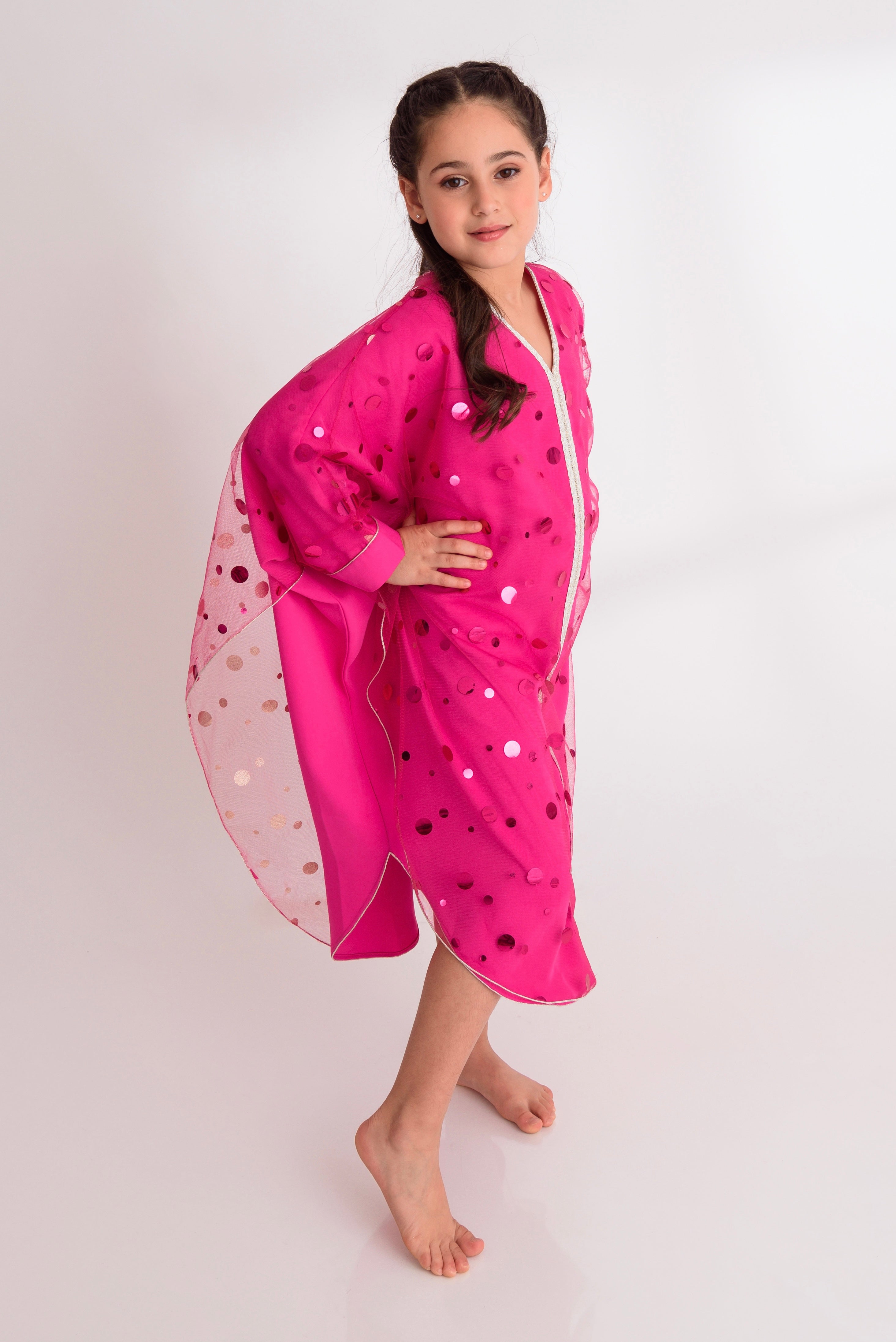 Crepe Jalabiya Fuschia Pink - neckline detail